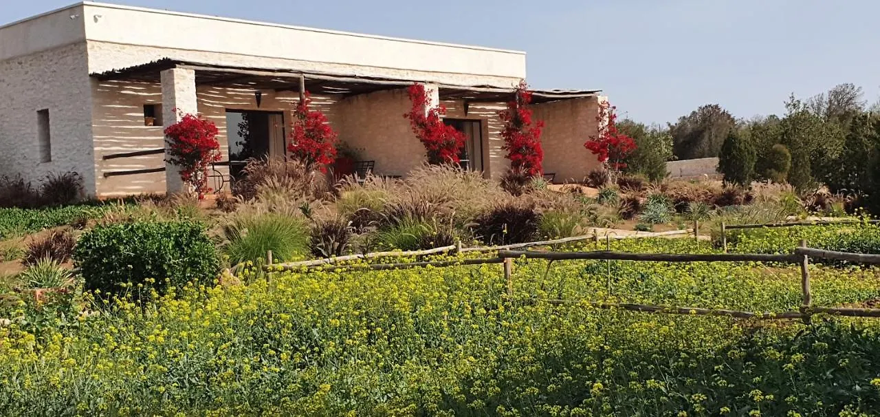 אסאוירה Le Clos De La Roussiere לינה וארוחת בוקר